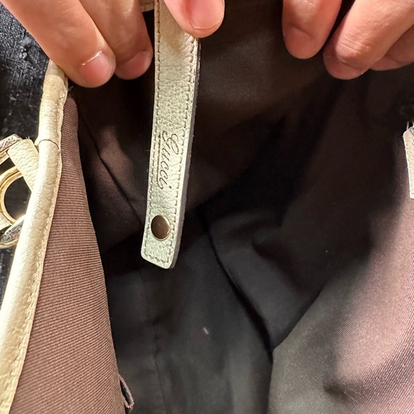 Gucci Abbey Guccissima Monogram Medium Shoulder Bag in Tan Cream - Picture 12 of 17